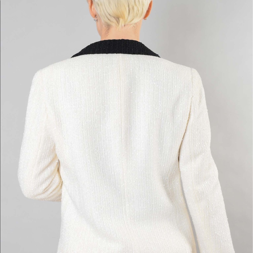 🔥sold🔥Authentic Chanel white sequin blazer-size 38 (med)* - Picture 5 of 16